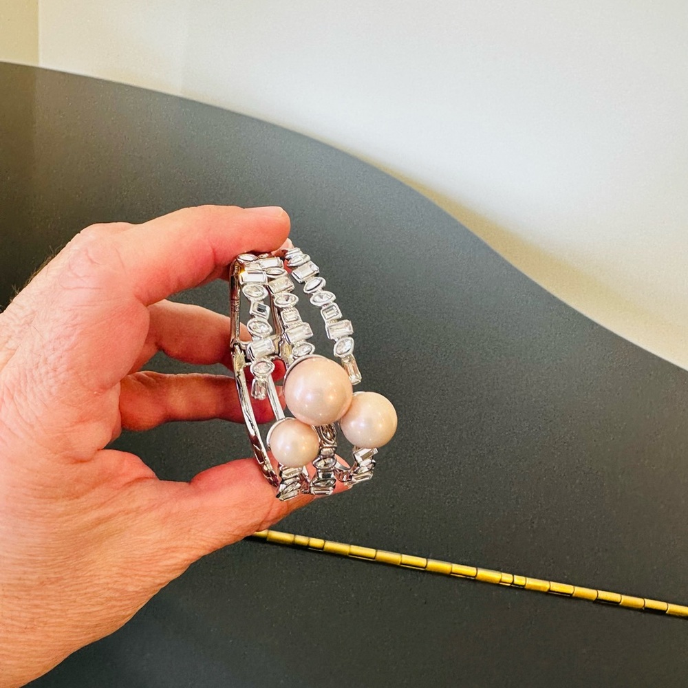 Alexis Bittar RARE Luxury authentic formal pearl Crystal Statement Cuff/Bracelet - Picture 11 of 17